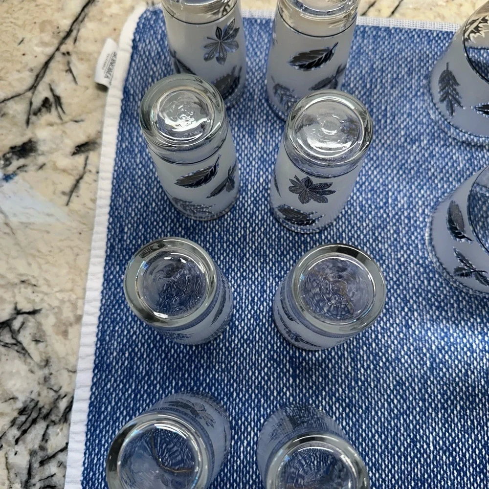 EVC Libbey MCM Silver Leaf 22-glass Lot; 10 Goblets and 12 Juice Glasses - Picture 10 of 13